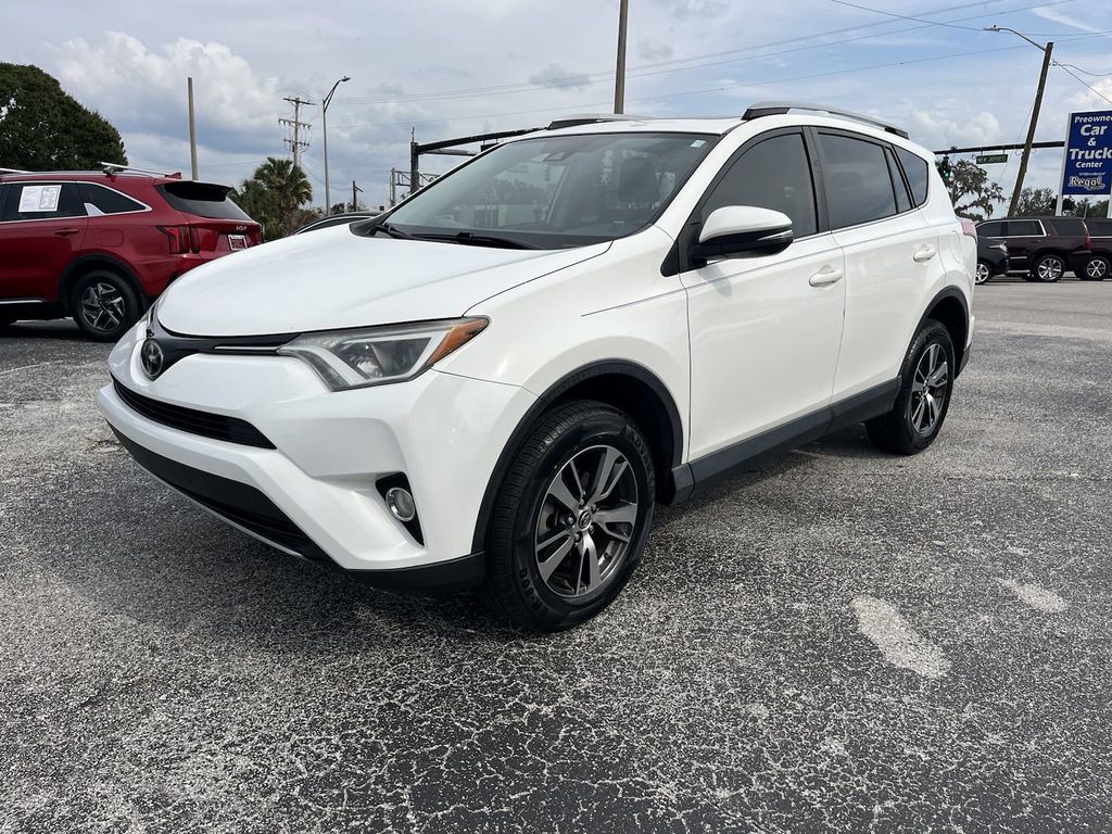 2018 Toyota RAV4 XLE 10