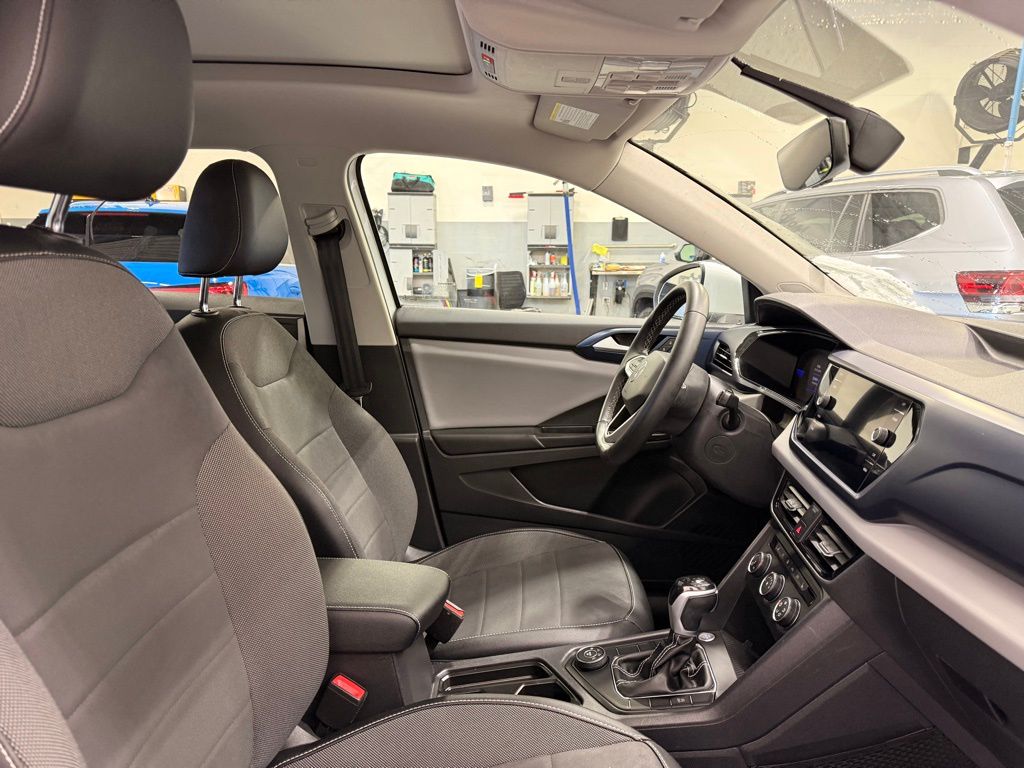 Thumbnail: 2022 Volkswagen Taos - 29