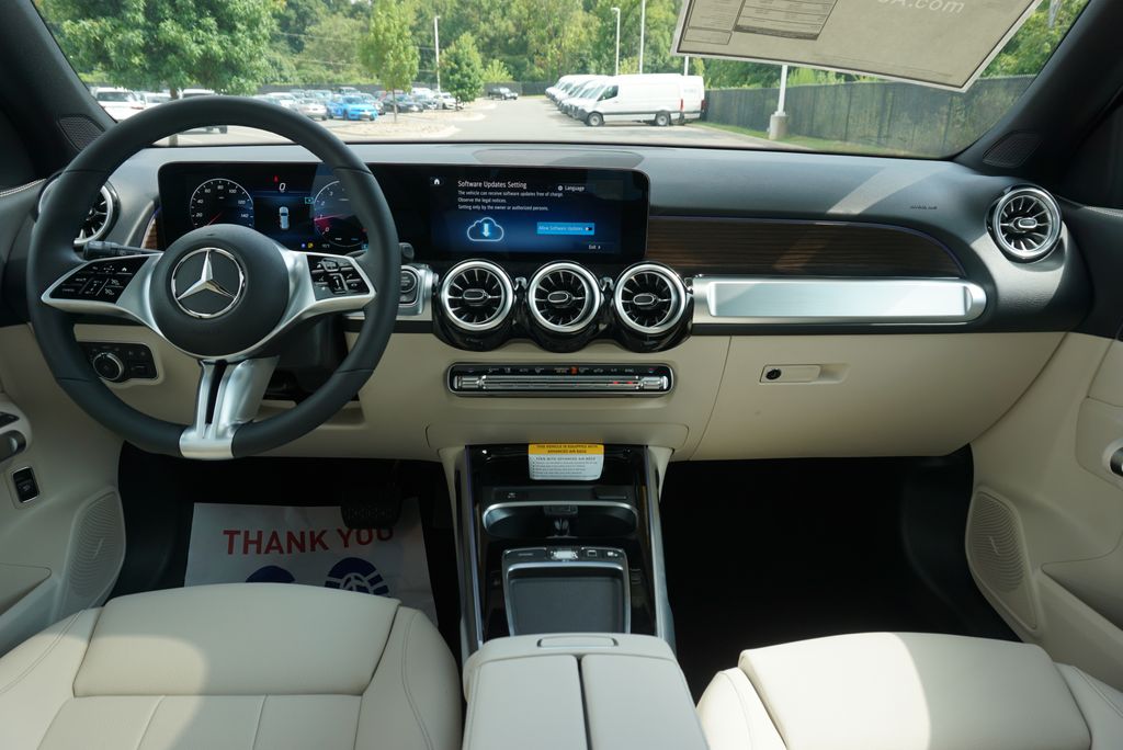 Thumbnail: 2025 Mercedes-Benz GLB - 17