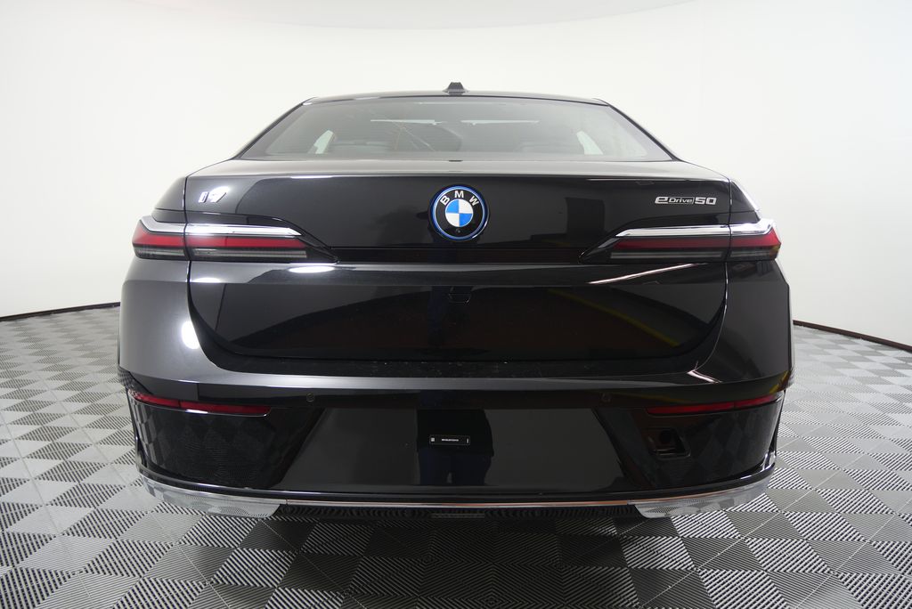 Thumbnail: 2026 BMW i7 - 4