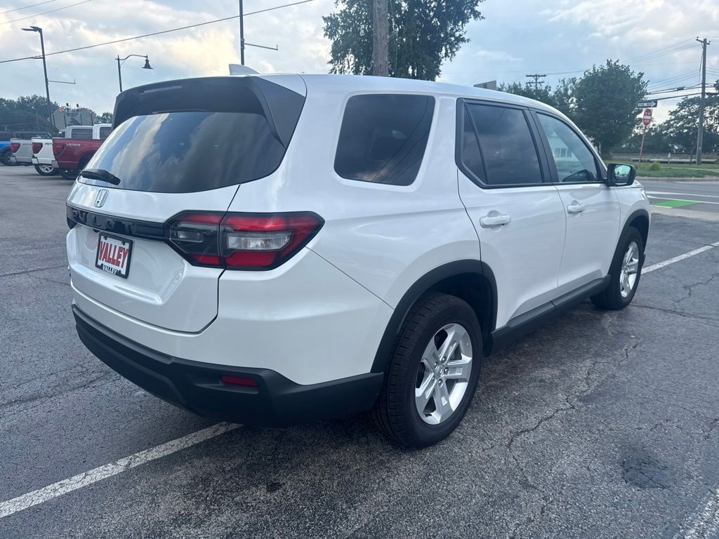 Certified Used 2023  Honda LX image 3
