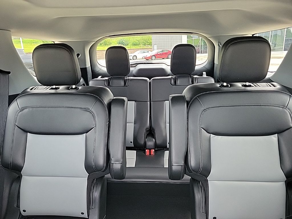 Used 2024 Ford Explorer SUV