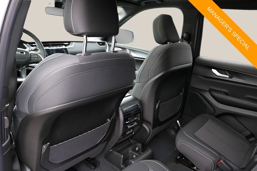 New 2025 White Jeep Laredo X image 15