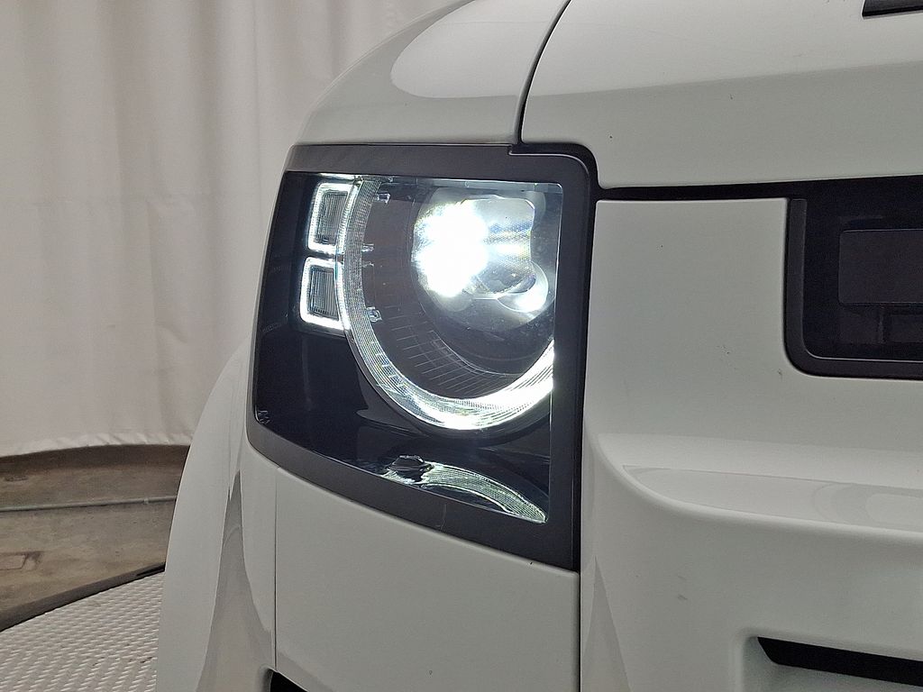 Thumbnail: 2023 Land Rover Defender - 9