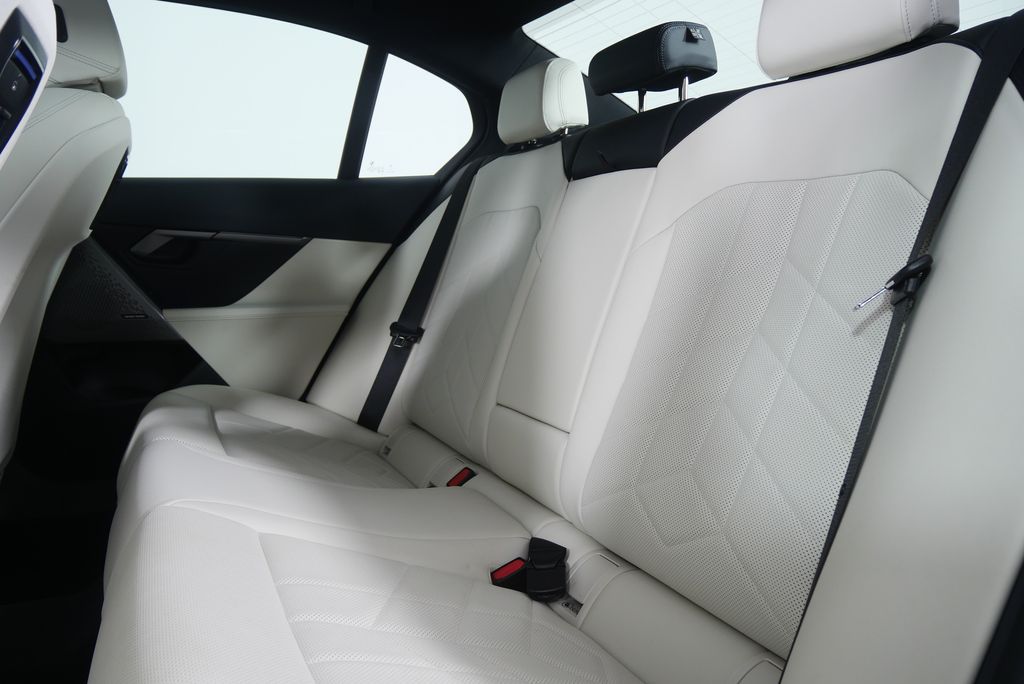 Thumbnail: 2025 BMW 5 Series - 16