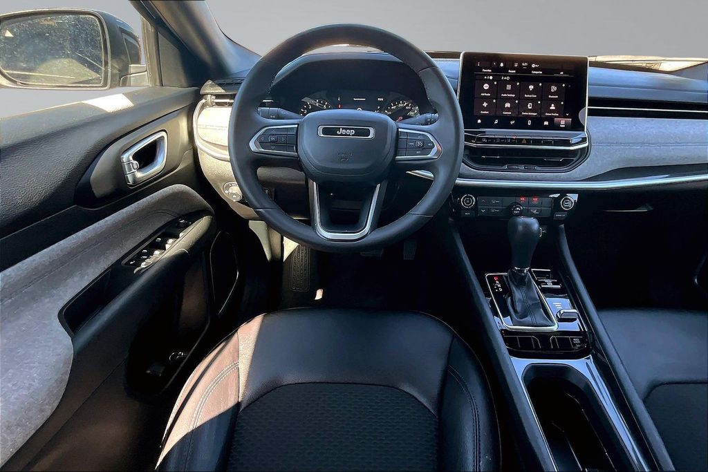 2024 Jeep Compass Latitude - 8