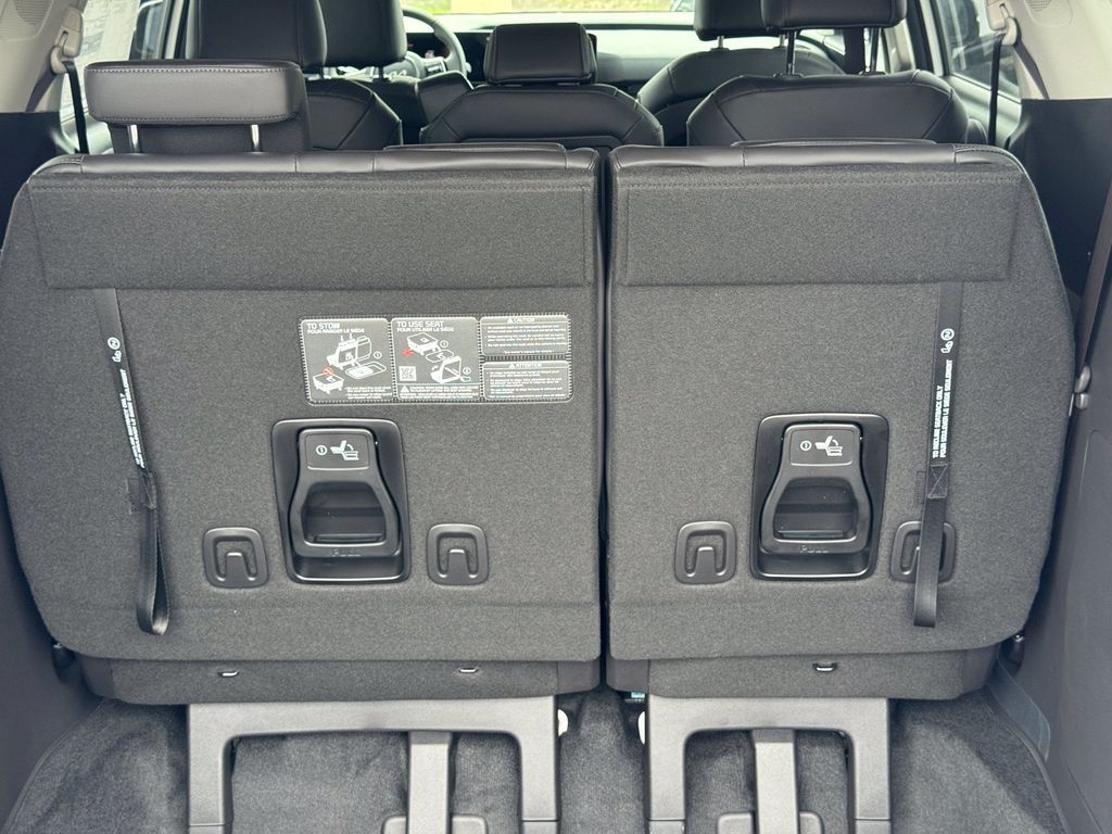 New 2026 Kia Carnival MPV Van