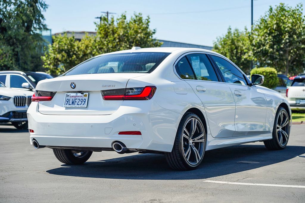 2024 BMW 3 Series 330i 8