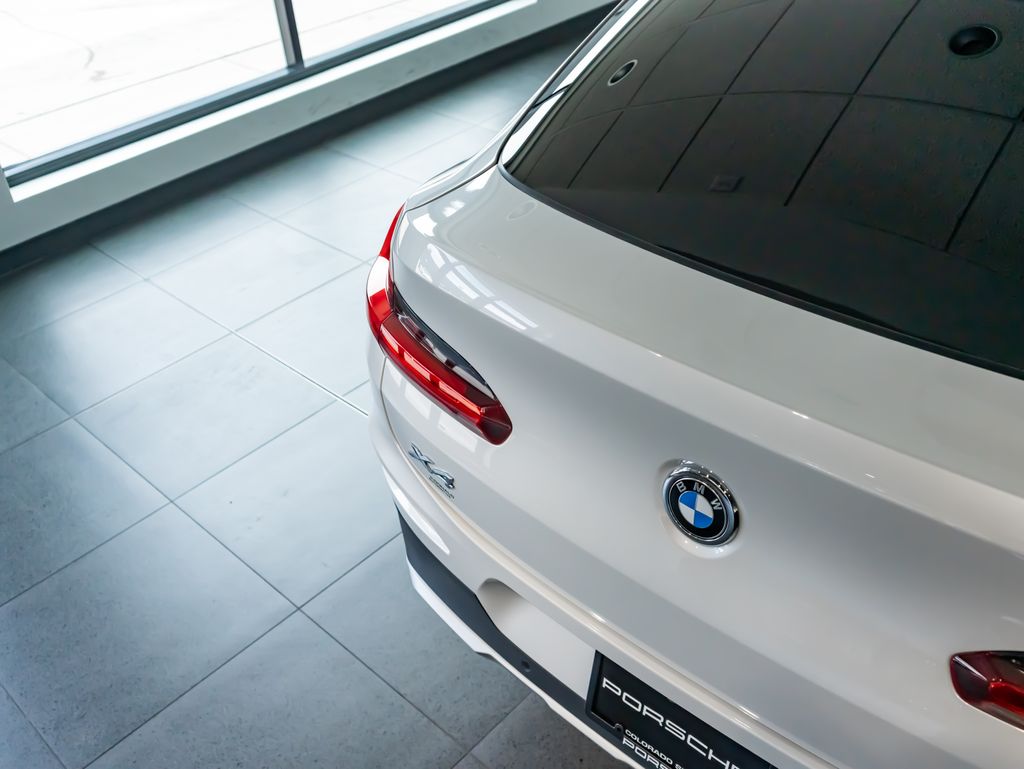 Used 2021 White BMW xDrive30i image 36