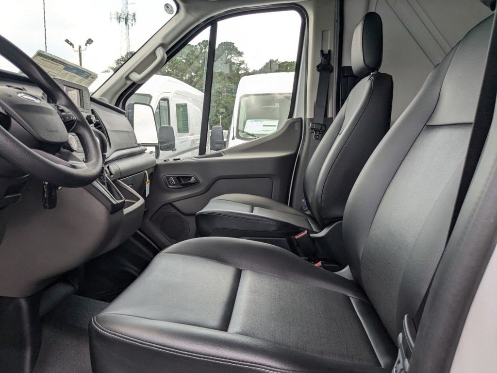 2025 Ford Transit 250