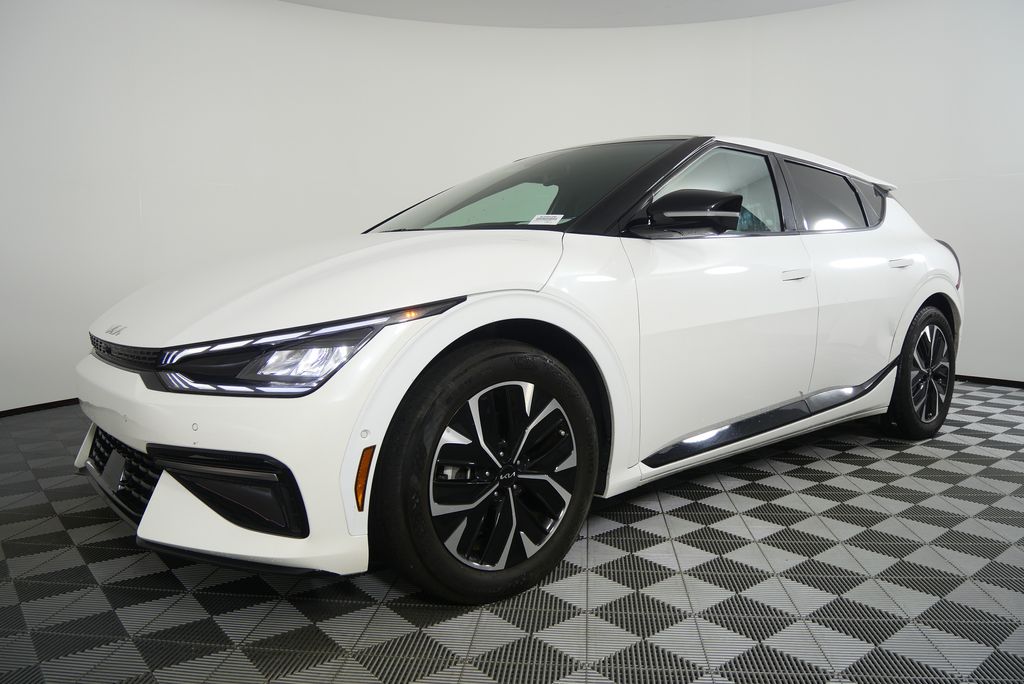 Thumbnail: 2022 Kia EV6 - 8