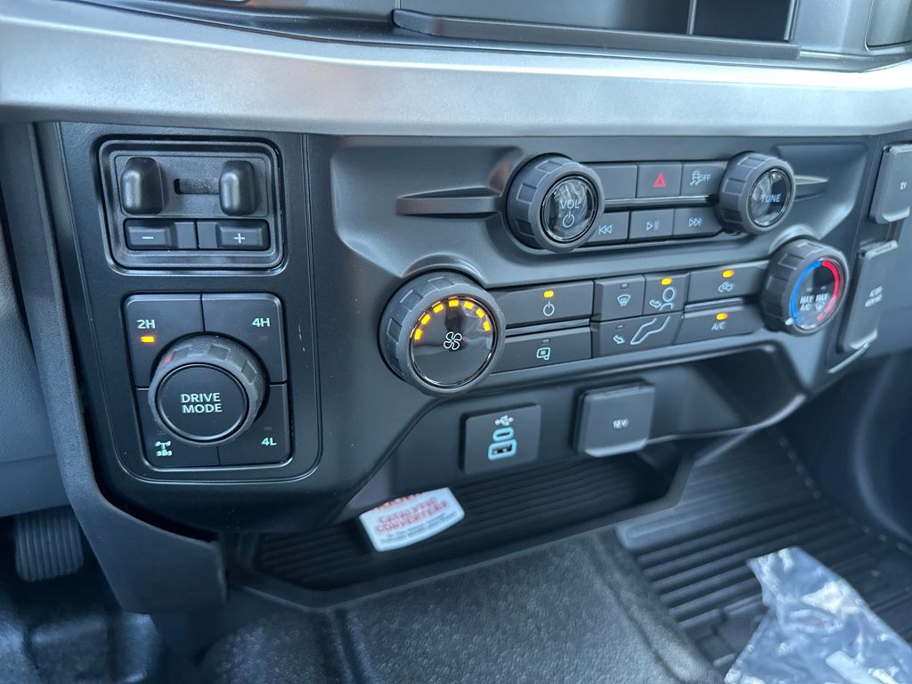 New 2026 Ford Super Duty F-250 SuperCab 8' Box XL