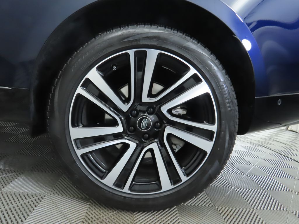 Thumbnail: 2023 Land Rover Range Rover - 32