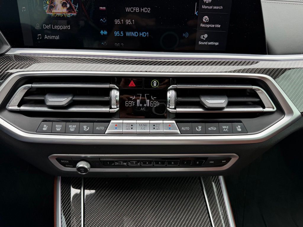 Used 2022 White BMW M50i image 18