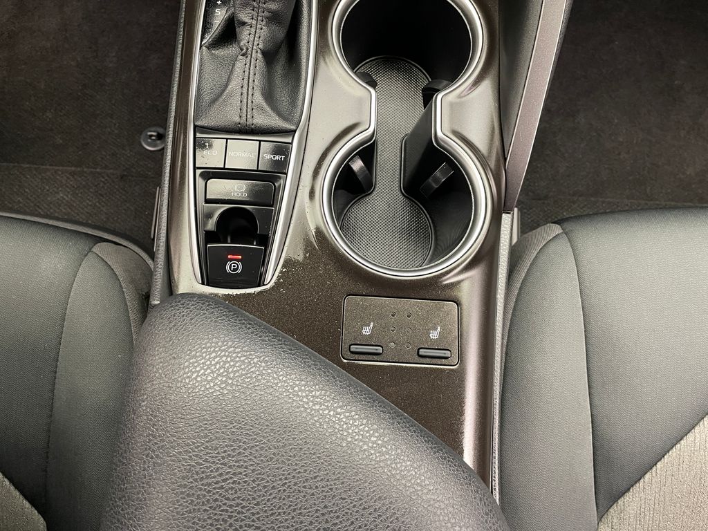 2024 Toyota Camry LE 29