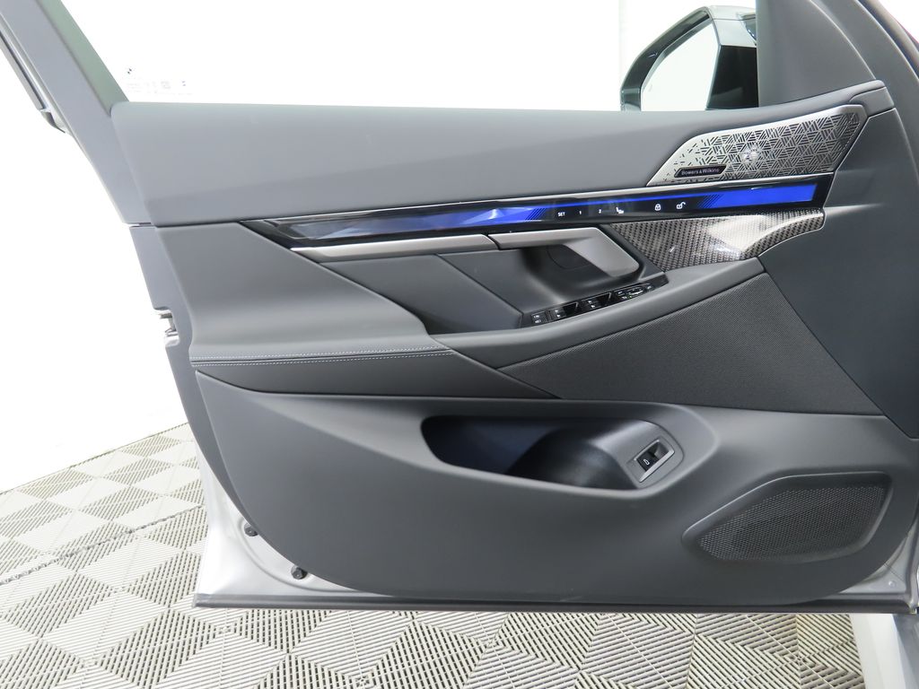 Thumbnail: 2026 BMW M5 - 24
