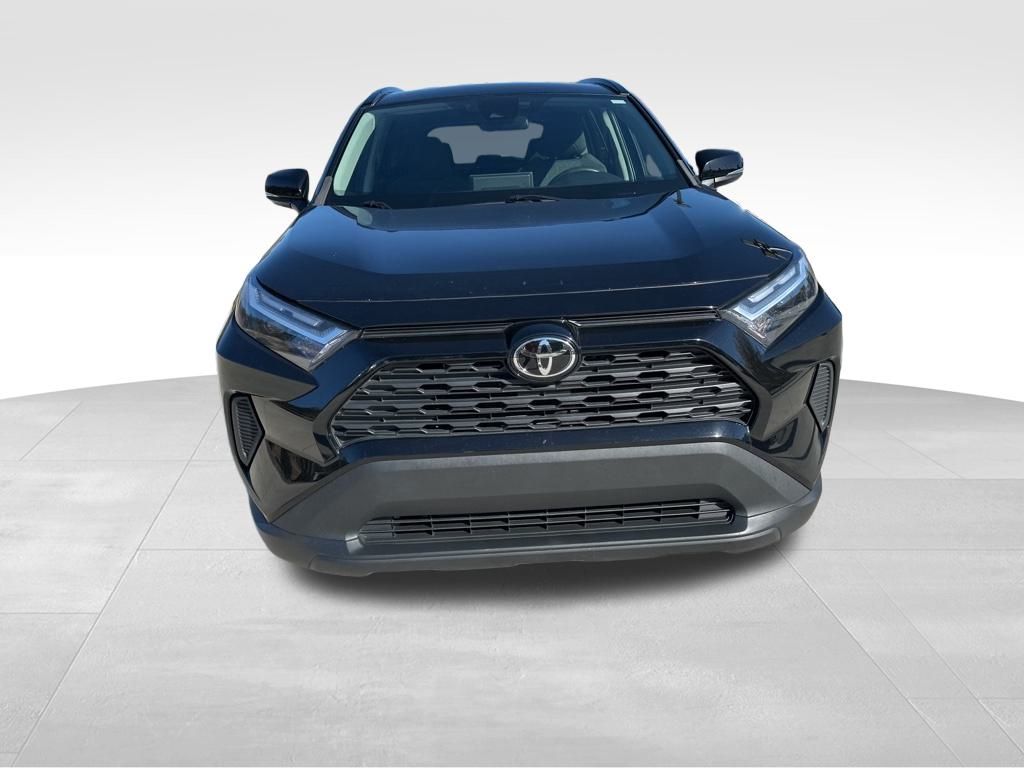 2022 Toyota RAV4 XLE 3