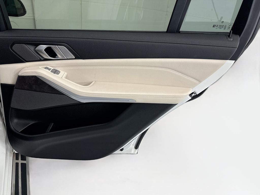 Thumbnail: 2021 BMW X7 - 26