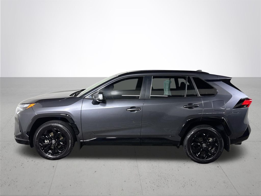 2022 Toyota RAV4 Hybrid SE