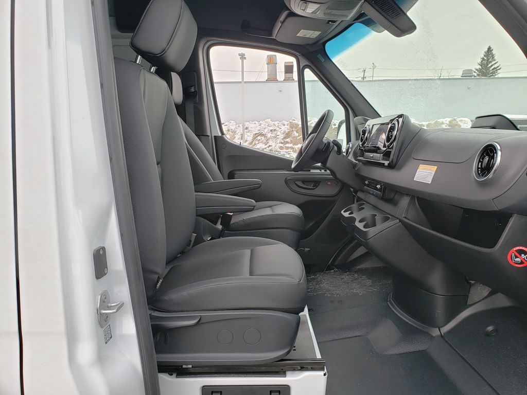 Thumbnail: 2026 Mercedes-Benz Sprinter - 23