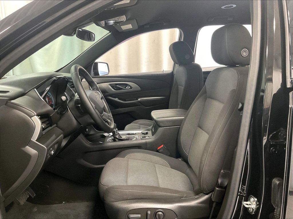 2023 Chevrolet Traverse — photo 10