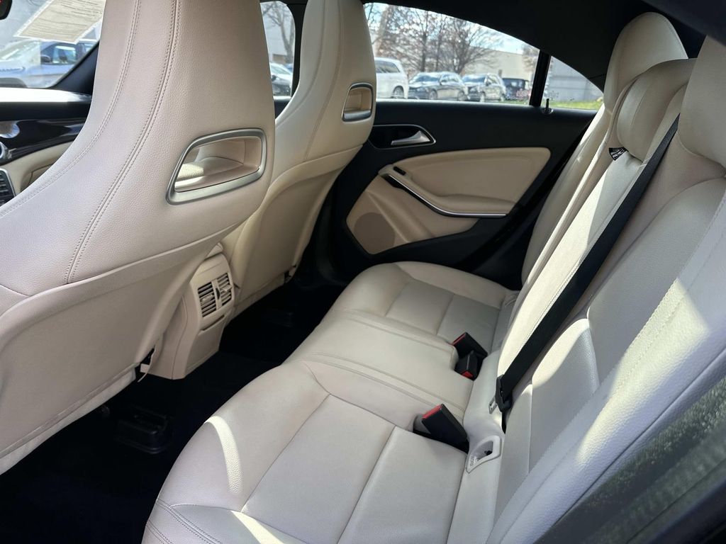 Thumbnail: 2014 Mercedes-Benz CLA - 30