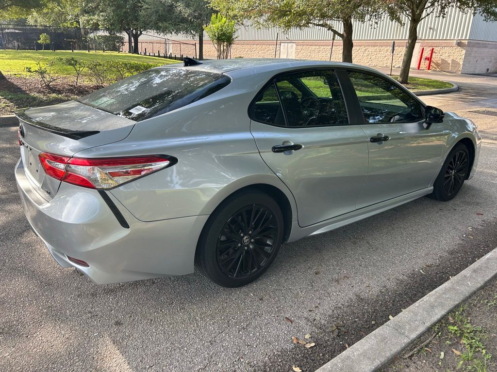 2020 Toyota Camry SE 5