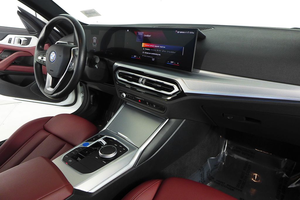 Thumbnail: 2023 BMW i4 - 13
