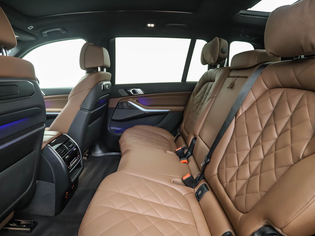 Thumbnail: 2024 BMW X7 - 22