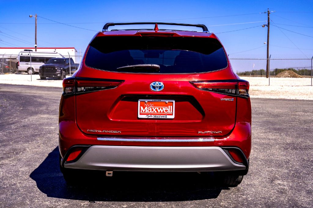 Used Car 2021 Toyota Highlander Hybrid  Platinum For Sale Under $35,000 In Taylor, Texas