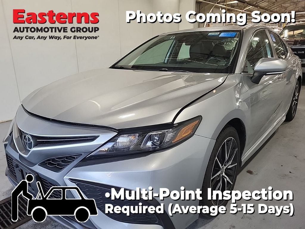 2023 Toyota Camry SE's photo