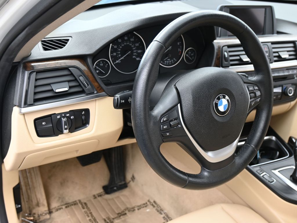 Used 2015 Alpine White BMW 328i image 12
