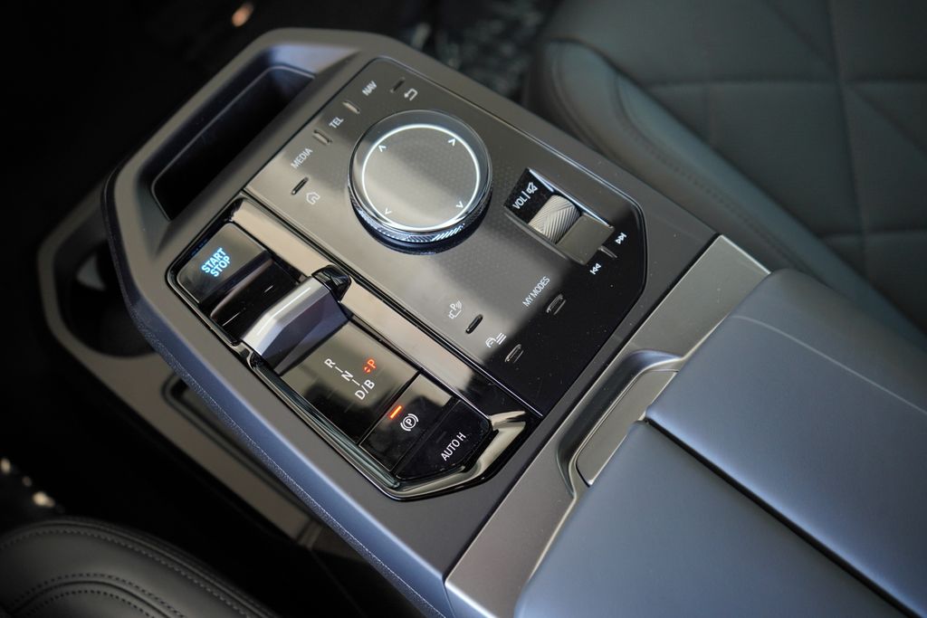 Thumbnail: 2026 BMW iX - 19