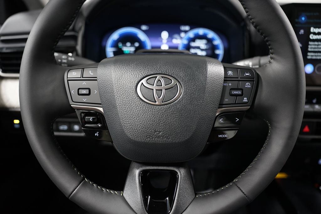 Thumbnail: 2025 Toyota Camry - 12