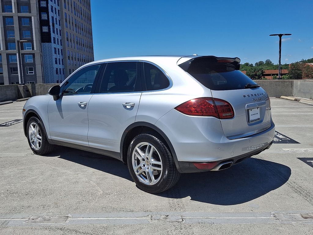Thumbnail: 2012 Porsche Cayenne - 3