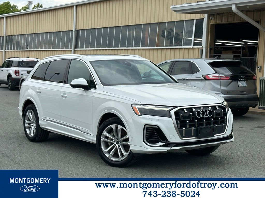 White 2025 Audi Q7 quattro Premium Plus 55 TFSI SUV / Crossover All-Wheel Drive 8-Speed Automatic