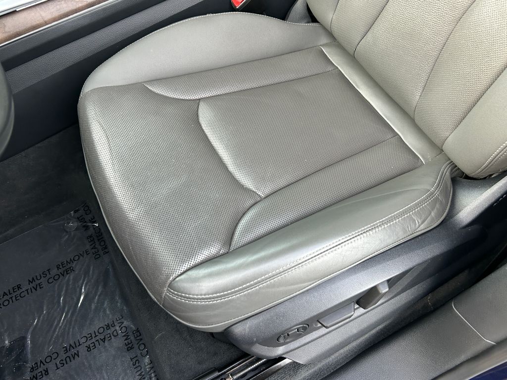 Thumbnail: 2020 Audi Q8 - 15