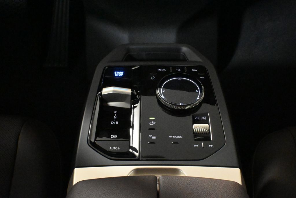 Thumbnail: 2026 BMW iX - 23