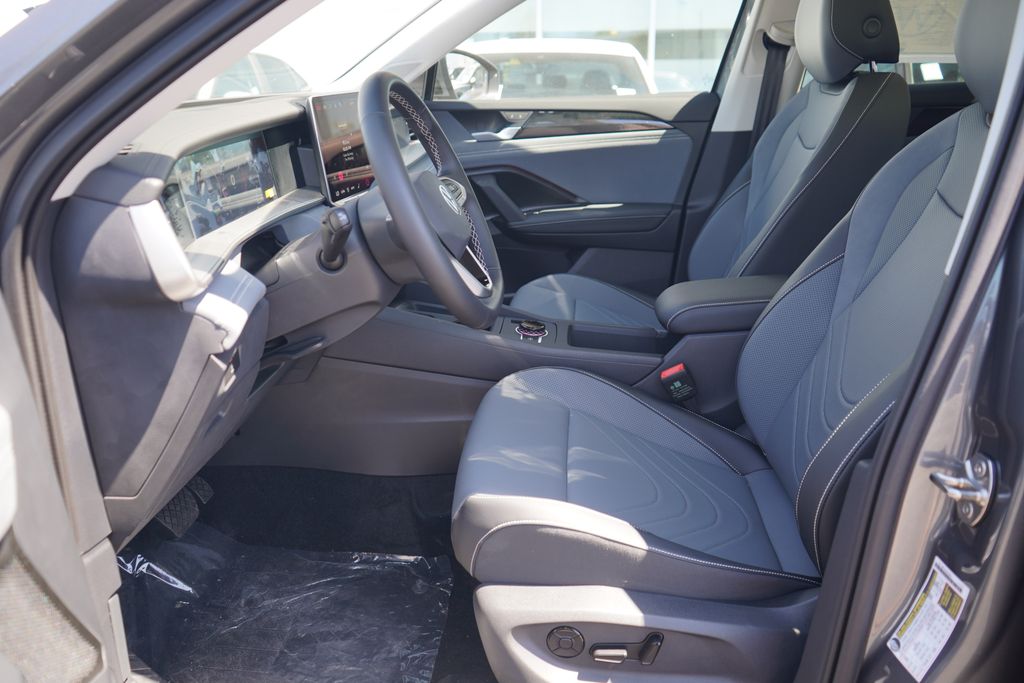 Thumbnail: 2025 Volkswagen Tiguan - 6