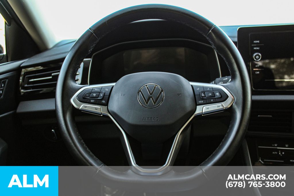 Used 2025 Black Volkswagen 1.5T S image 23