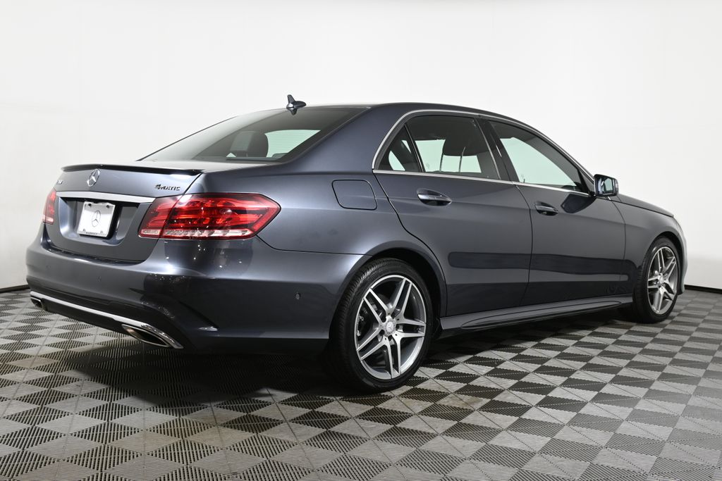 Thumbnail: 2016 Mercedes-Benz E-Class - 7