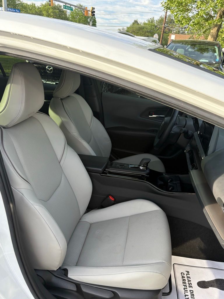 2023 Toyota Prius XLE photo