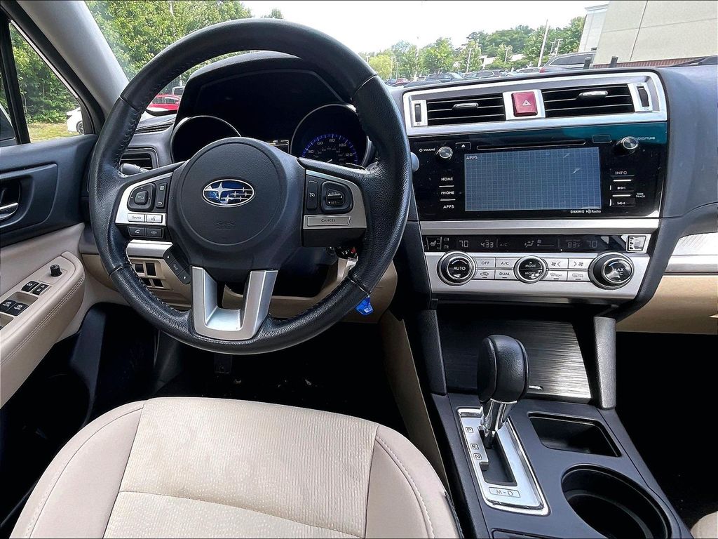 2016 Subaru Legacy — photo 15