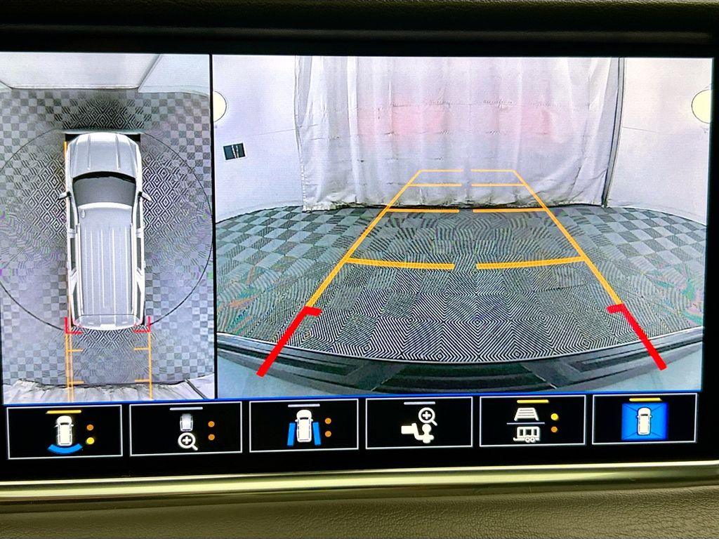 Thumbnail: 2021 GMC Yukon - 17