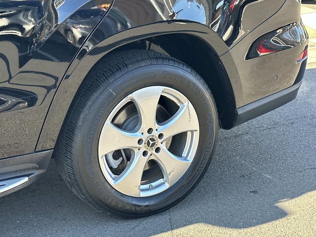 Thumbnail: 2018 Mercedes-Benz GLS - 16