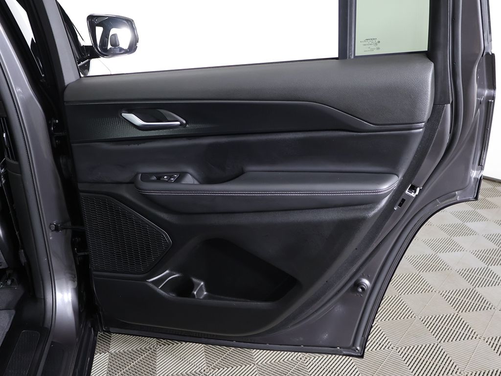 Used 2023 Gray Jeep Altitude image 27