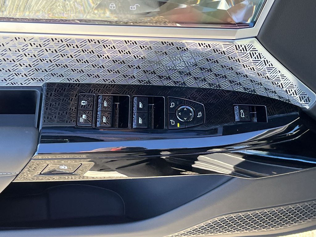 Thumbnail: 2025 BMW 7 Series - 13