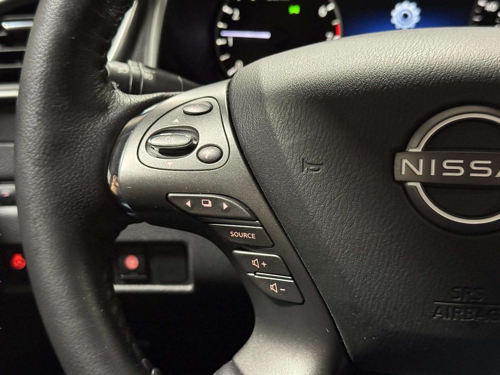 Used 2023 Pearl White Tricoat Nissan SL image 15