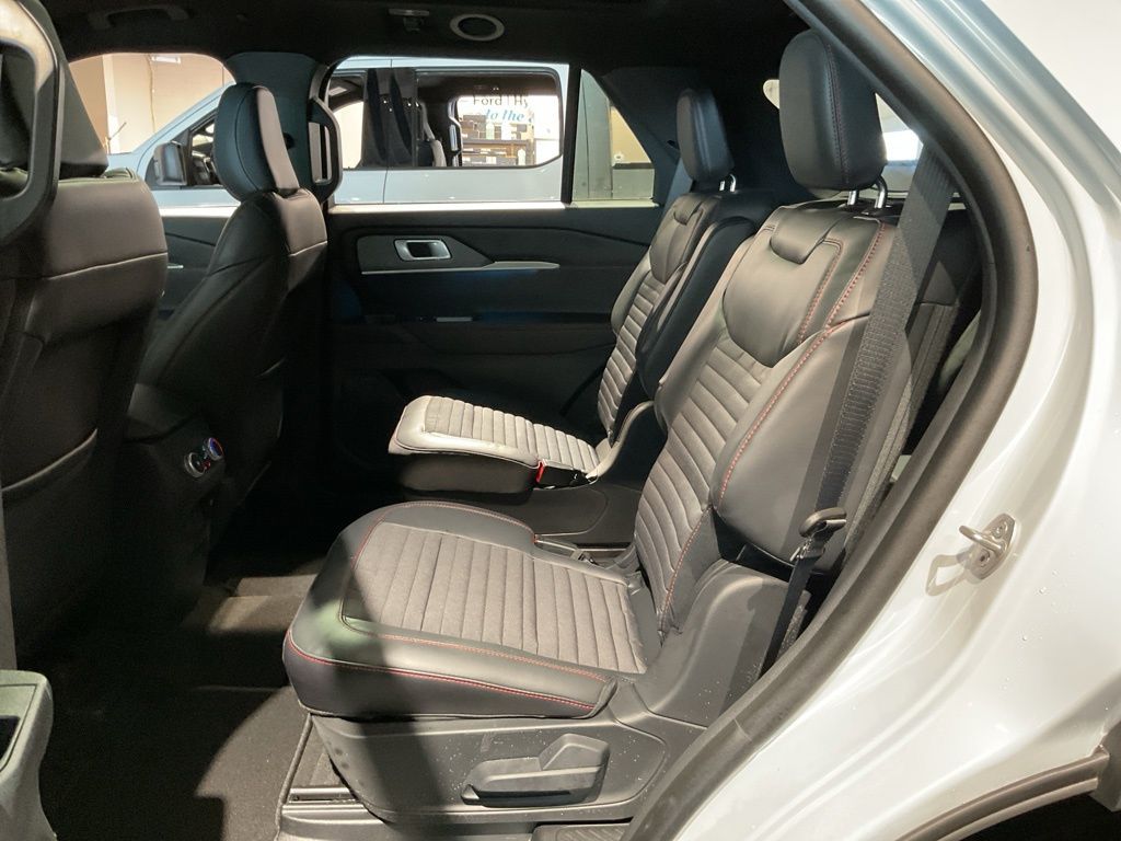 New 2026 White Ford ST-Line image 18