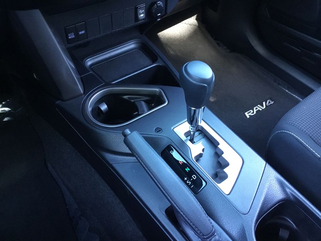 Thumbnail: 2018 Toyota RAV4 - 25